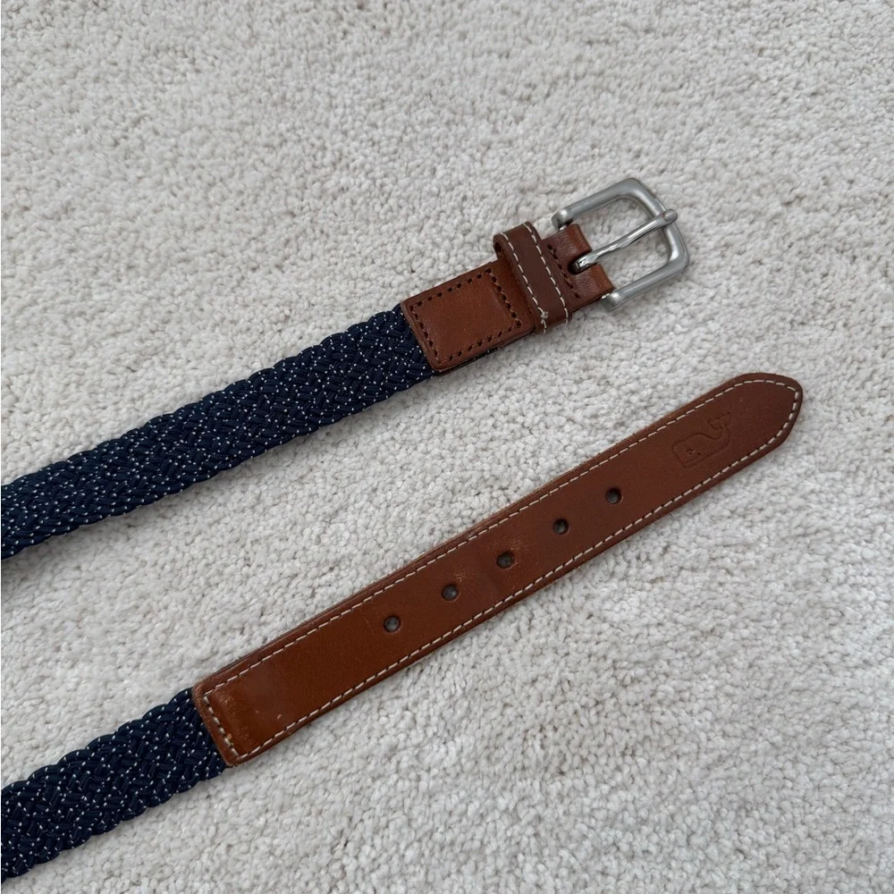Boys size 26 Vineyard Vines Navy and White stretchy braided belt